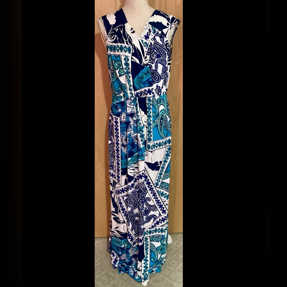 Sangria Sleeveless Maxi Dress - EUC